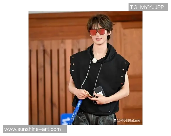 《苏醒挑战跑男环节猜足球明星身份考验眼力与反应速度》