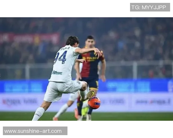 某球星足球场惊现跪地滑行一圈瞬间引发全场热议与掌声 某球星足球场惊现跪地滑行一圈瞬间引发全场热议与掌声